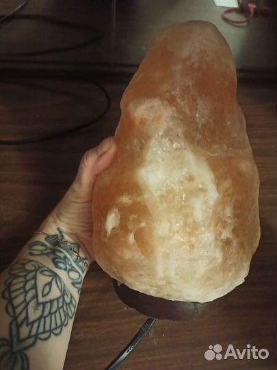 Соляная лампа скала