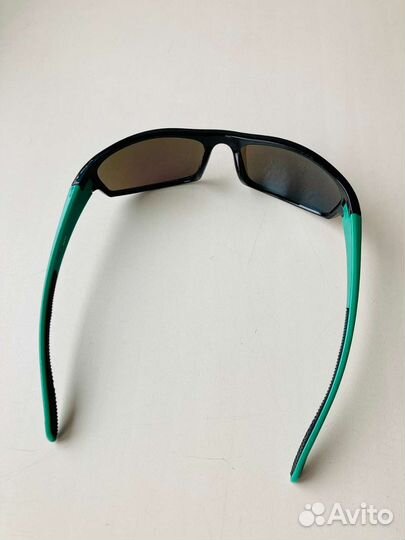 Спортивные солнцезащитные очки черные