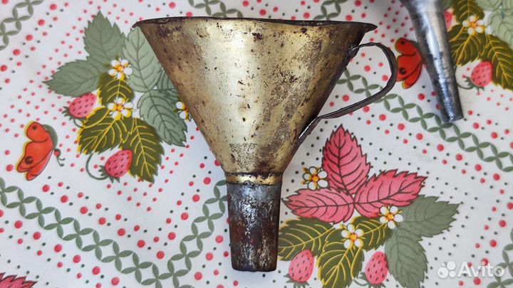 Воронки металлические, горлышки, воронка, горлышко