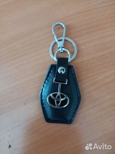 Брелок для авто ключей Toyota