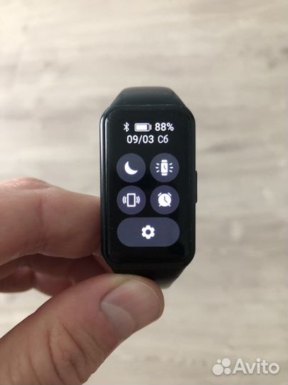 Фитнес браслет honor band 6