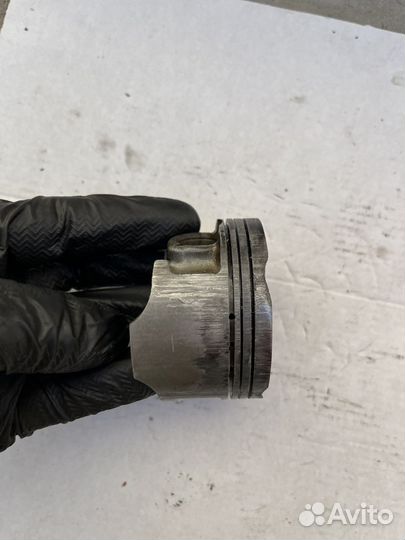 Цилиндр и поршня на suzuki sv400