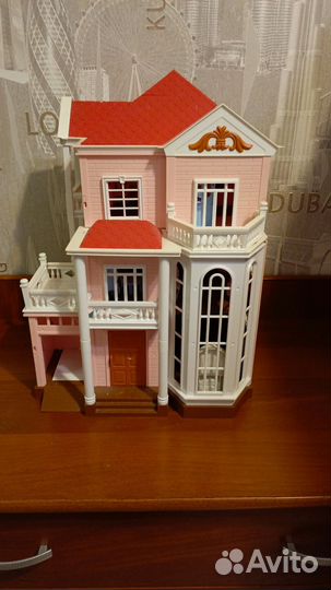 Кукольный домик с мебелью