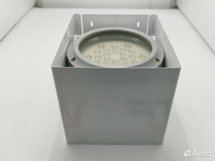 Светильник фасадный двусторонний cube D155