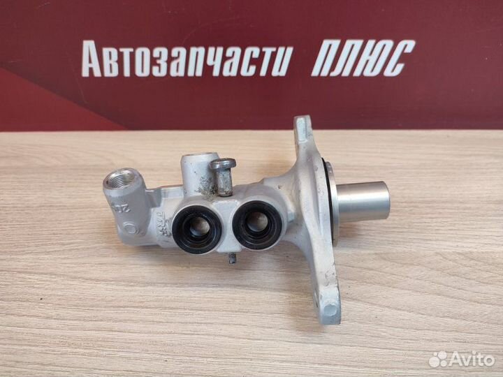 Главный тормозной цилиндр Renault Sandero