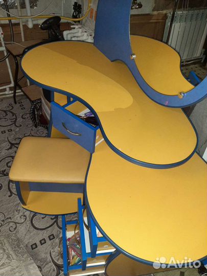 Стол для макияжа