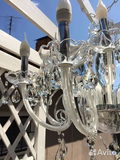 Большая хрустальная люстра