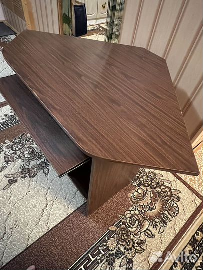 Компьютерный стол