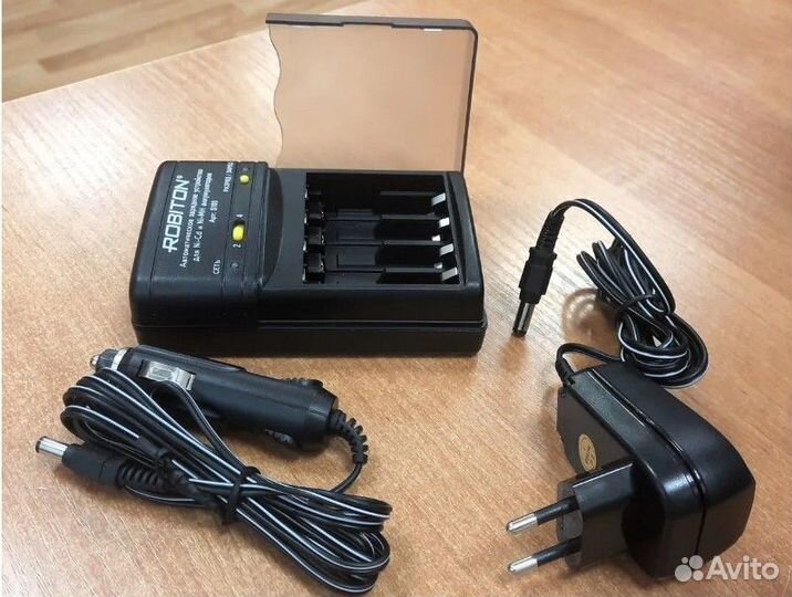 Зарядное устройство robiton SMART S100