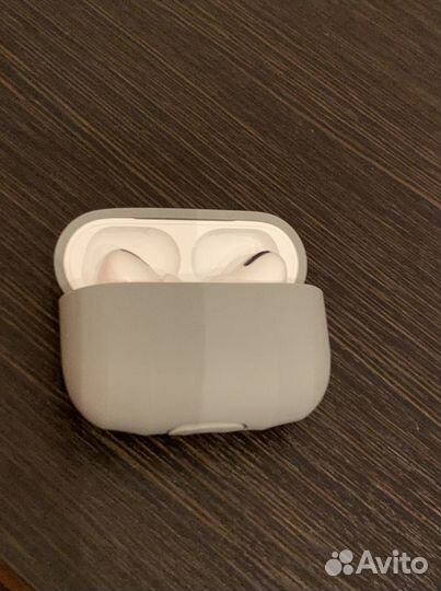 Airpods Pro with MagSafe Case