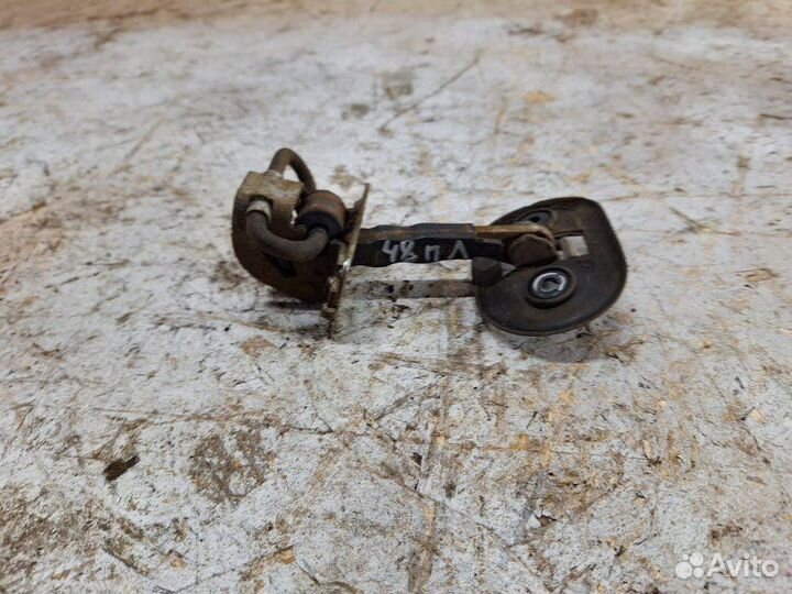 Ограничитель двери передний левый Fiat Linea седан