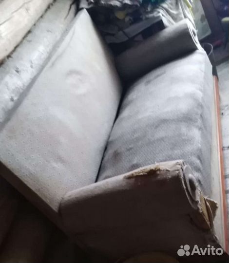 Старинный антикварный диван