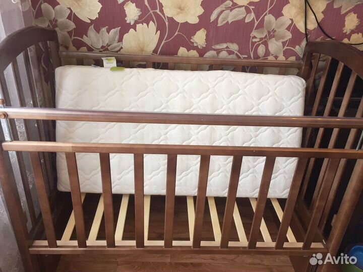 Кровать детская / маятник