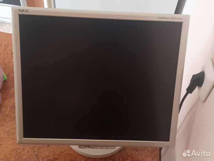Монитор NEC 19