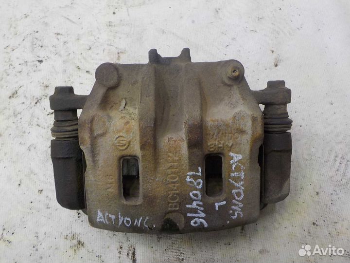 Суппорт ssangyong actyon передний левый