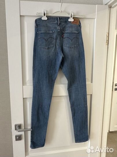 Джинсы женские Levis 27