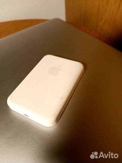 Беспроводная зарядка для iPhone