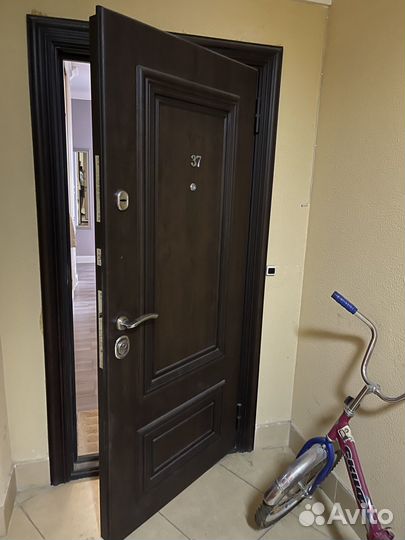 Металлическая дверь бу