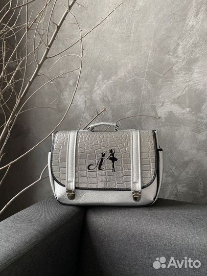 Ранец школьный для девочки новый