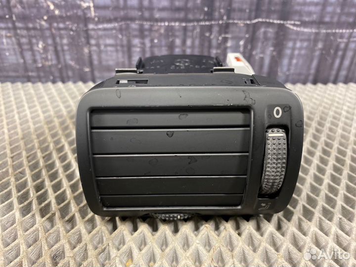 Воздуховод передний левый Volkswagen Passat