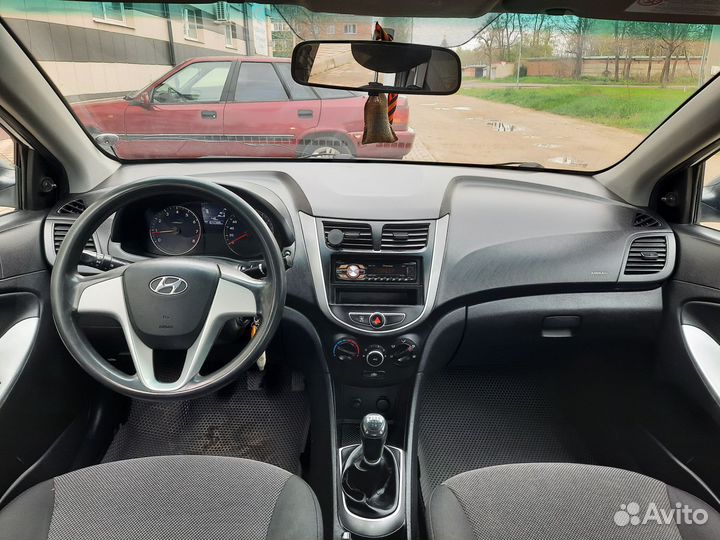 Hyundai Solaris 1.6 МТ, 2012, 165 080 км