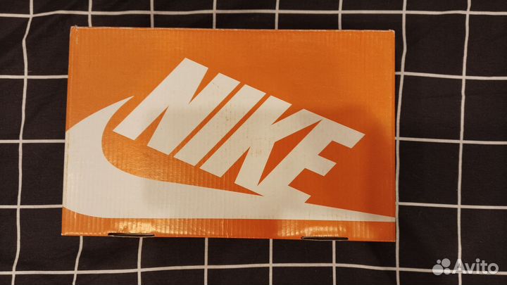 Кроссовки новые nike dunk sb low