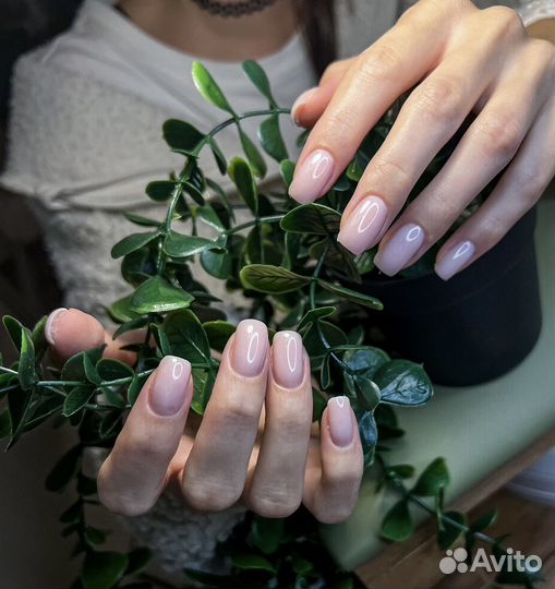 Модель на маникюр