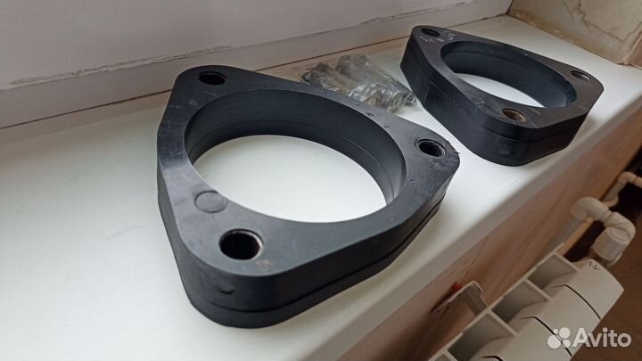 Проставки для увеличения клиренса 30mm Carisma
