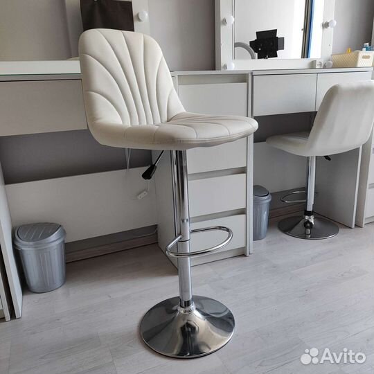 Стул для визажиста бровиста