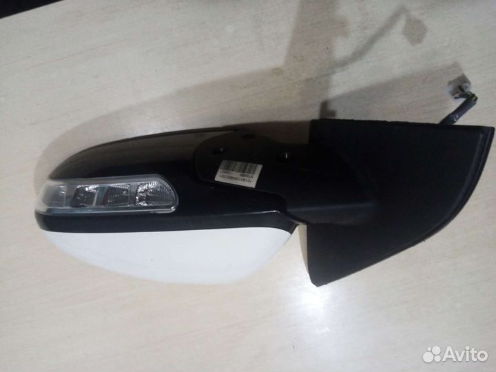 Зеркало левое