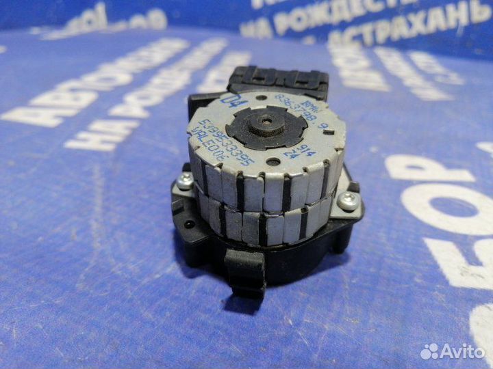 Моторчик заслонок отопителя Bmw E39 седан 2001