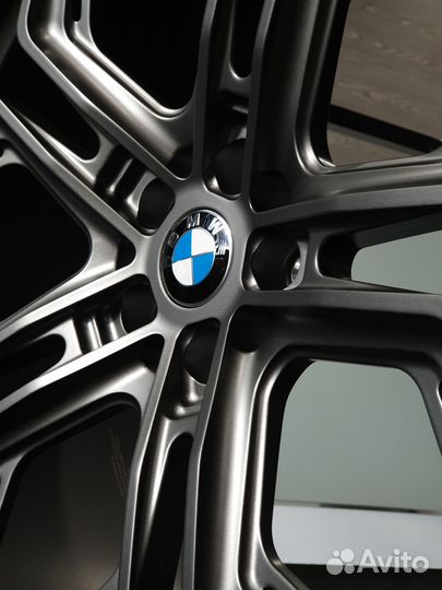 Кованые диски R22 на BMW X7 в наличии