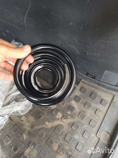 Пружина передняя на мерседес 639