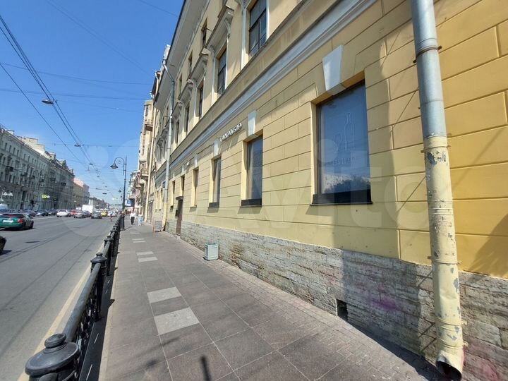 Торговое с ремонтом на трафике, можем делить 116м²