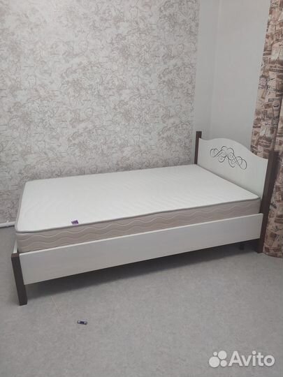 Продам кровать новую