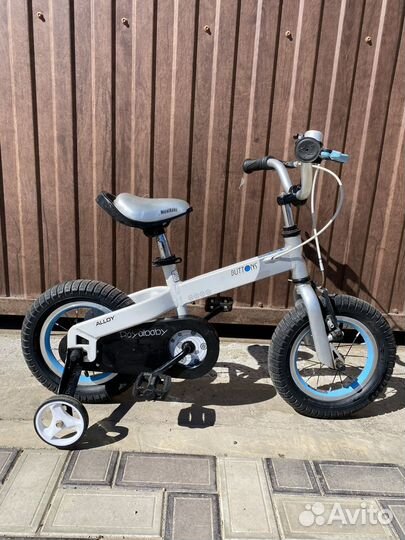 Детский велосипед Royal baby button