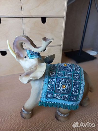 Статуэтка слон