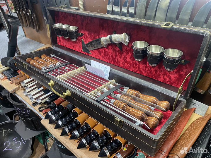 Шашлычный подарочный набор шампуров в чемодане