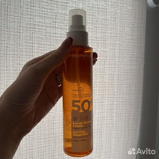 Солнцезащитный лосьон- спрей для тела