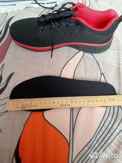 Кроссовки женские 39 размер