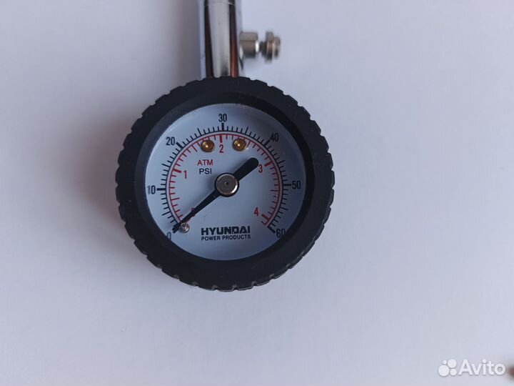 Манометр Hyundai для измерения давления в шинах