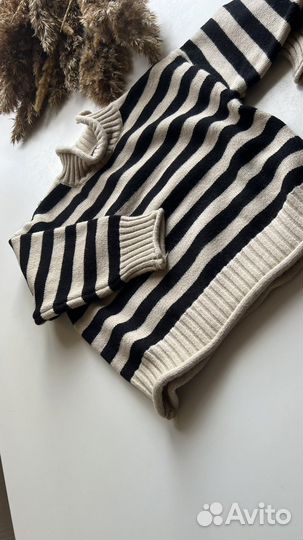 Новый полосатый детский свитер с горлом