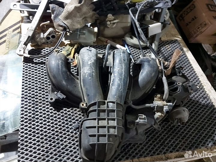 Коллектор впускной Ford Mondeo 3 2000-2007 2.0