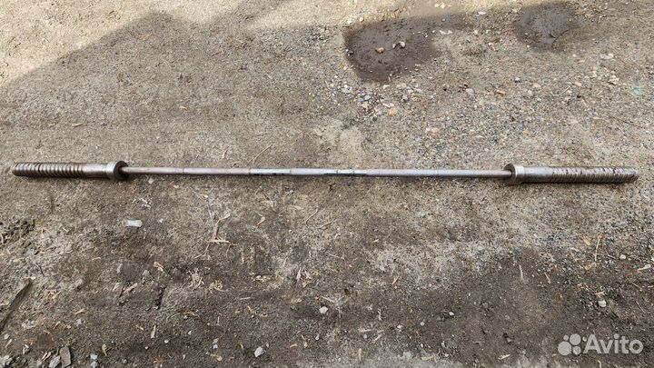 Гири 24 кг. (2 шт.), 32 кг. (2 шт.),грифы, блины