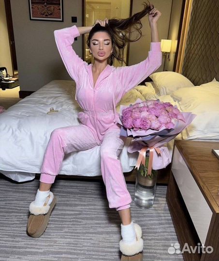 Комбинезон женский велюровый