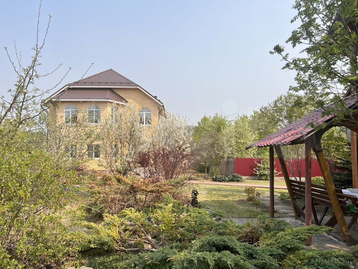 Коттедж 207 м² на участке 18,2 сот.