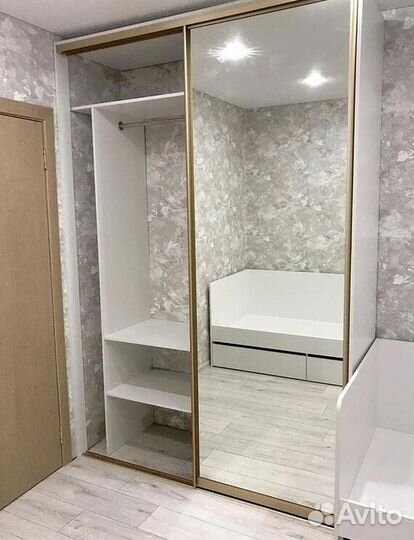 Шкаф