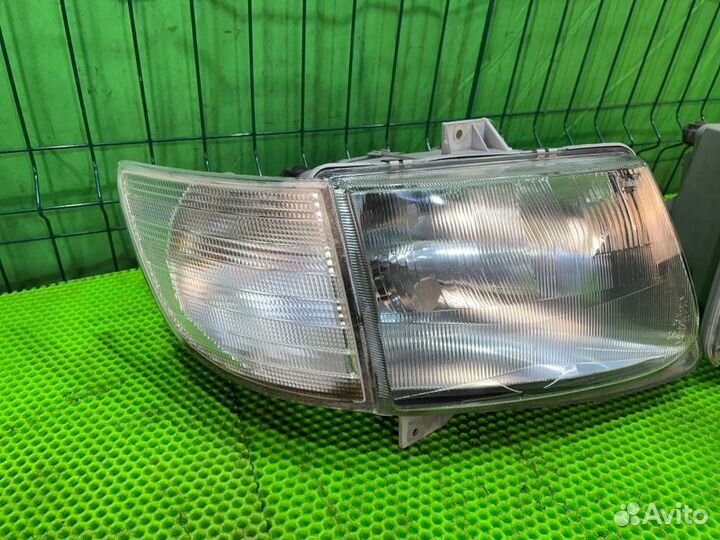 Фара левая+фара правая Mercedes-Benz V W638