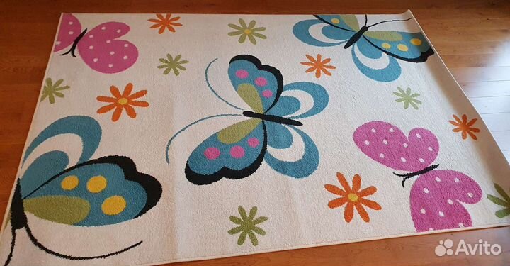 Ковер детский с бабочками