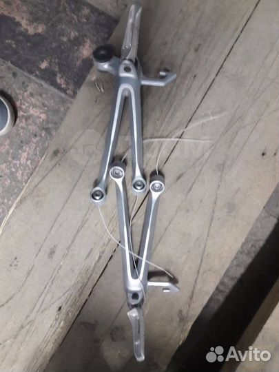 Подножки мотоцикла Suzuki GSX-R1000